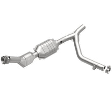 Load image into Gallery viewer, MagnaFlow Direct Fit Catalytic Converter 01 Ford Trucks 5.4L - 458033