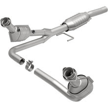 Load image into Gallery viewer, MagnaFlow Direct Fit Catalytic Converter 00 Dodge Dakota 3.9L 2wd - 51392