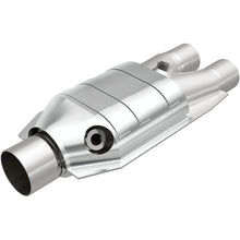 Load image into Gallery viewer, MagnaFlow Universal Catalytic Converter 2.5/2 Single/Dual O2 - 51667