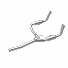 Load image into Gallery viewer, MagnaFlow Direct Fit Catalytic Converter 2009-2012 Dodge Nitro 3.7L Underbody - 52148