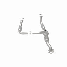 Load image into Gallery viewer, MagnaFlow Direct Fit Catalytic Converter 2011-2012 EXPRESS 2500 6.0L 6.0L Underbody - 52113
