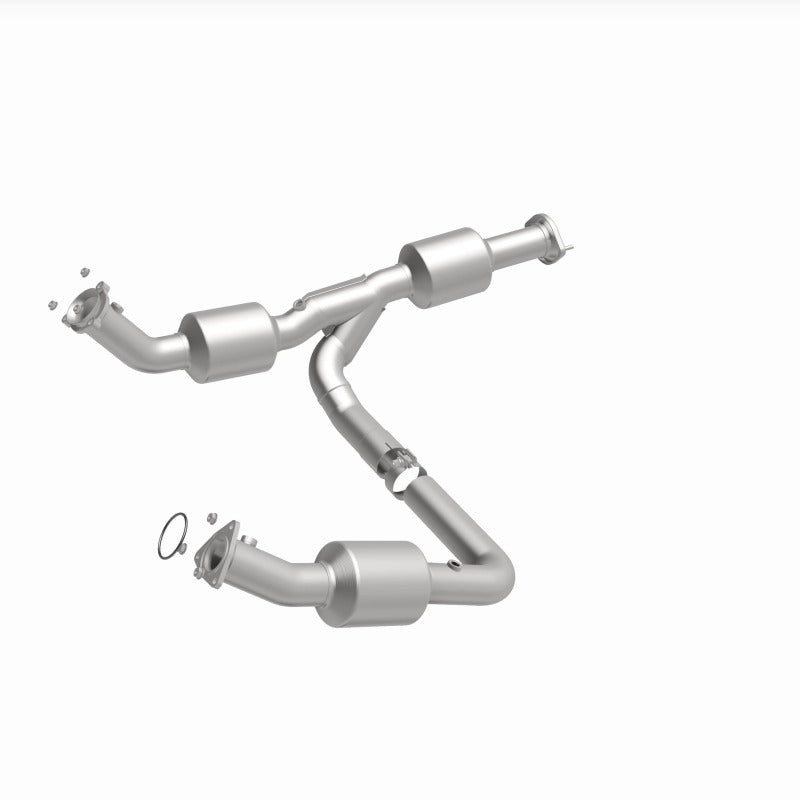 MagnaFlow 18-20 Chevrolet Express 2500 Single Underbody 4.3L Direct Fit Catalytic Converter - 280210