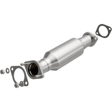 Load image into Gallery viewer, MagnaFlow 07-09 Hyundai Santa Fe 3.3L Direct Fit Converter - 5592426