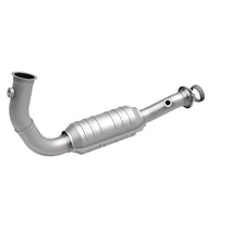 Load image into Gallery viewer, MagnaFlow Direct Fit Catalytic Converter 2004 Liberty P/S frt - 93383