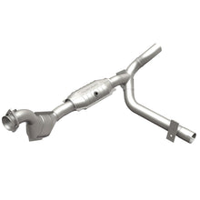 Load image into Gallery viewer, MagnaFlow Direct Fit Catalytic Converter 01 Ford Trucks 4.6L - 51839