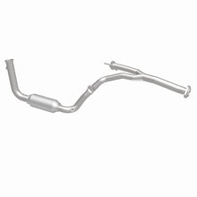Load image into Gallery viewer, MagnaFlow Direct Fit Catalytic Converter 2004 Liberty D/S frt - 93382