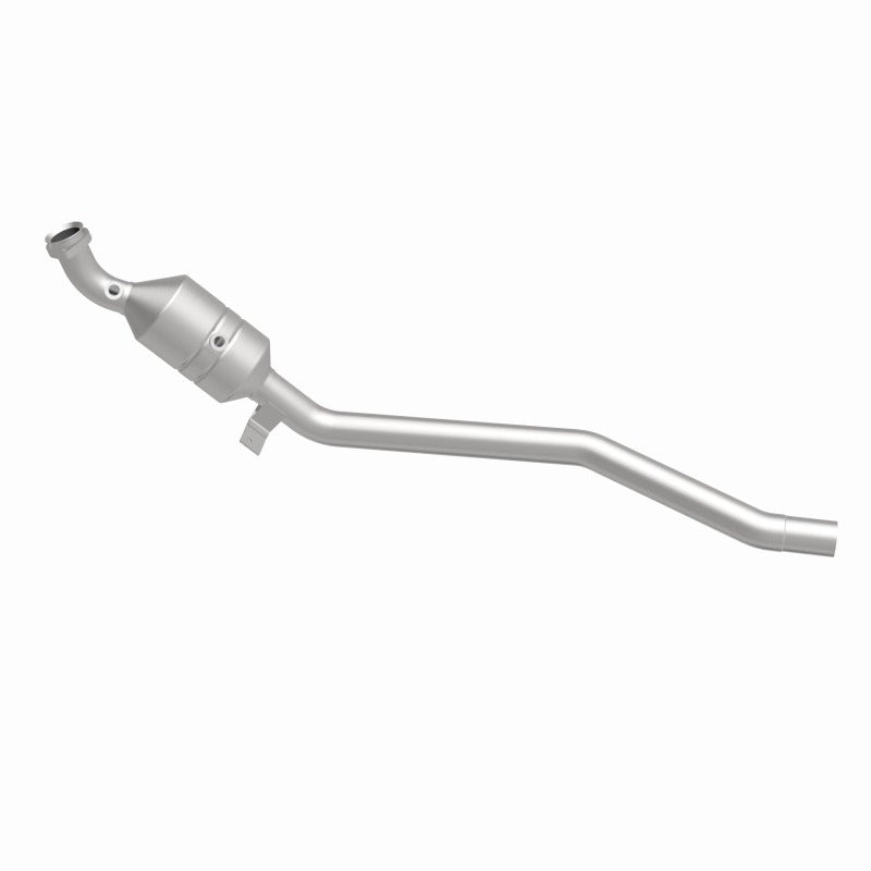 MagnaFlow Direct Fit Catalytic Converter 2006-2011 R350 3.5 L Underbody - 52177