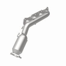 Load image into Gallery viewer, MagnaFlow Direct Fit Catalytic Converter 12-16 Hyundai Equus V8 5 OEM Manifold - 22-093