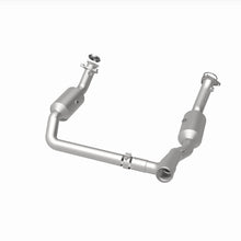 Load image into Gallery viewer, MagnaFlow 19-20 GMC Sierra 1500 Single Underbody 4.3L/5.3L Direct Fit Catalytic Converter - 280656