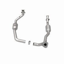 Load image into Gallery viewer, MagnaFlow Direct Fit Catalytic Converter 2002 Ford E-Series Vans 5.4L - 447378