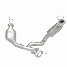 Load image into Gallery viewer, MagnaFlow Direct Fit Catalytic Converter 00-03 Ford Taurus 3.0L - 51466