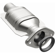Load image into Gallery viewer, MagnaFlow Direct Fit Catalytic Converter 01-03 Highlander underbody - 93268