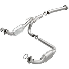 Load image into Gallery viewer, MagnaFlow Direct Fit Catalytic Converter Chevy Express 4.3L/5.4L - 51092