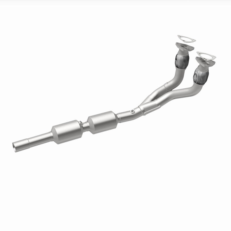 MagnaFlow Direct Fit Catalytic Converter 02-05 Golf 2.8L Underbody - 52289