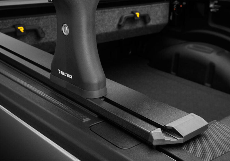 Retrax 22-26 Toyota Tundra CrewMax 5.5ft w/Deck Rail Sys (No Bed Box) RetraxPRO EZ-Off FRC-4000 - R-T-80861