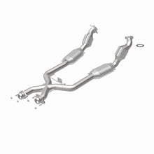 Load image into Gallery viewer, MagnaFlow Direct Fit Catalytic Converter 96-98 4.6L *California* - 441112