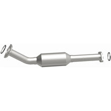 Load image into Gallery viewer, MagnaFlow Direct Fit Catalytic Converter OEM 2003-2004 Toyota Tundra Underbody - 28.75in Length - 4551406