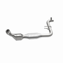 Load image into Gallery viewer, MagnaFlow Direct Fit Catalytic Converter 01 Ford Lightning 5.4L - 447151