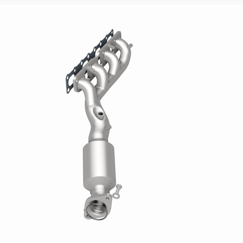 MagnaFlow Direct-Fit SS Catalytic Converter 04-06 Nissan Titan 5.6L V8 (California) - 4451501