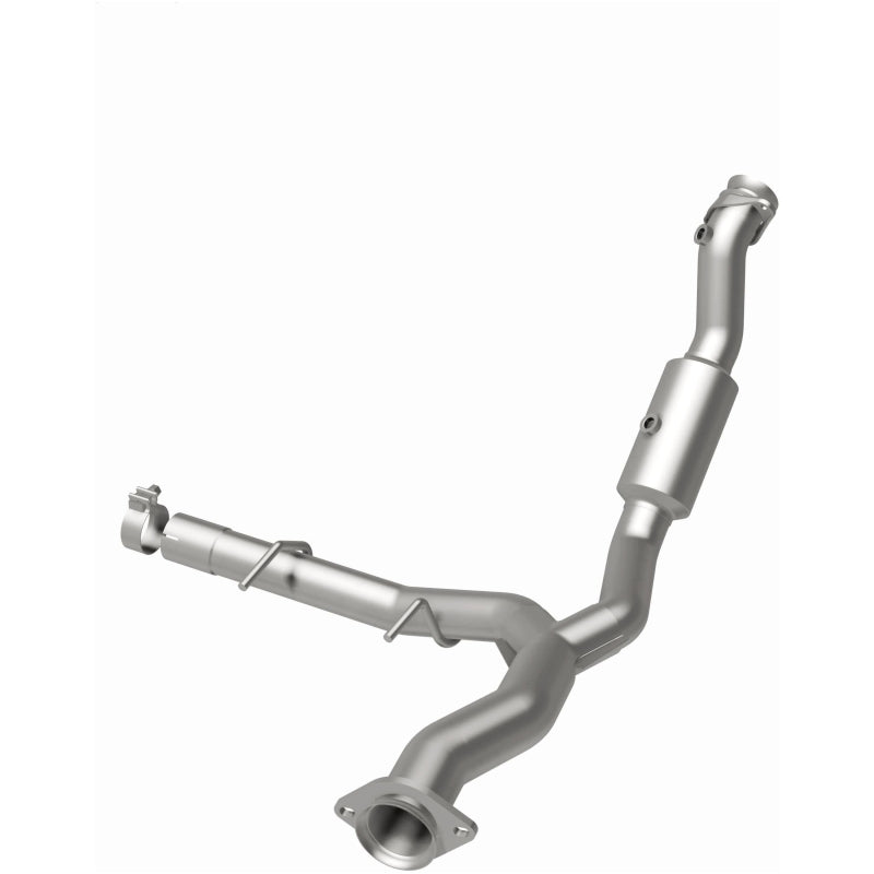 MagnaFlow Direct Fit Catalytic Converter 15-17 Ford Expedition V6 3.5 OEM Underbody - 21-528