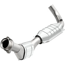 Load image into Gallery viewer, MagnaFlow Direct Fit Catalytic Converter 97-98 Ford F-150 Pickup 4.2L D/S 4WD (49 State) - 93428