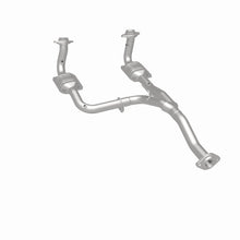 Load image into Gallery viewer, MagnaFlow Direct Fit Catalytic Converter 07 Jeep Liberty 3.7L OEM - 49186