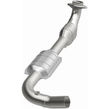 Load image into Gallery viewer, MagnaFlow Direct Fit Catalytic Converter 00-04 Ford E150 4.6L D/S - 447156