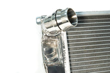 Load image into Gallery viewer, CSF 2006 BMW 325 / 07-09 BMW 328 / 06-10 BMW 330 / 09-10 BMW Z4 Radiator - 7001