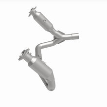 Load image into Gallery viewer, MagnaFlow 07-08 Dakota V6 V8 3.7 4.7 OEM Underbody Direct Fit Converter - 21-972