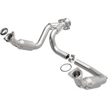 Load image into Gallery viewer, MagnaFlow 09-10 Cadillac Escalade 6.2L Direct Fit Converter - 5551631