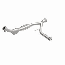 Load image into Gallery viewer, MagnaFlow Direct Fit Catalytic Converter 03-04 Ford Expedition 5.4L V8 Passenger Side - 24414