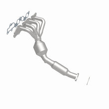 Load image into Gallery viewer, MagnaFlow 05-06 Ford Focus 2.0L Direct Fit Converter - 5531393
