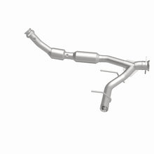 Load image into Gallery viewer, MagnaFlow 03-04 Ford Expedition 5.4L Direct Fit Converter - 4583078