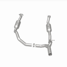 Load image into Gallery viewer, MagnaFlow 17-18 Ford E-350 6.8L Direct Fit Converter - 280014