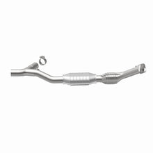 Load image into Gallery viewer, MagnaFlow Direct Fit Catalytic Converter 98 Ford Expedition 5.4L - 23322
