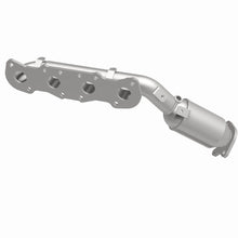 Load image into Gallery viewer, MagnaFlow Direct Fit Catalytic Converter 12-16 Hyundai Equus V8 5 OEM Manifold - 22-093