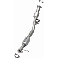 Load image into Gallery viewer, MagnaFlow Conv DF 02-03 Saturn Vue 3.0L Rear - 24327