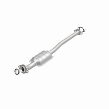 Load image into Gallery viewer, MagnaFlow Direct Fit Catalytic Converter Chevrolet-Geo 2001 - 22614