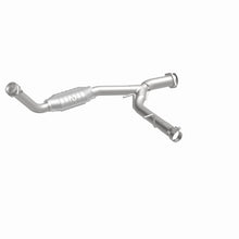 Load image into Gallery viewer, MagnaFlow Direct Fit Catalytic Converter 03-05 Ford Expedition/05-06 Lincoln Navigator 5.4L P/S - 93125