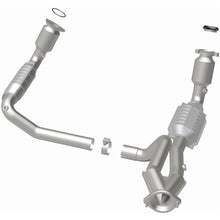 Load image into Gallery viewer, MagnaFlow Direct Fit Catalytic Converter 99-00 Chevy Pickups 4.3L - 447284