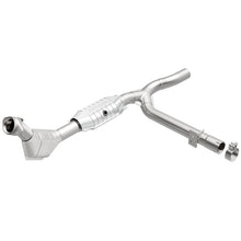 Load image into Gallery viewer, MagnaFlow Direct Fit Catalytic Converter 99-00 Ford F-150 4.6L - 447136