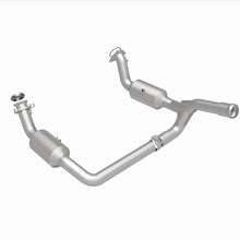 Load image into Gallery viewer, MagnaFlow 19-20 GMC Sierra 1500 Single Underbody 4.3L/5.3L Direct Fit Catalytic Converter - 280656