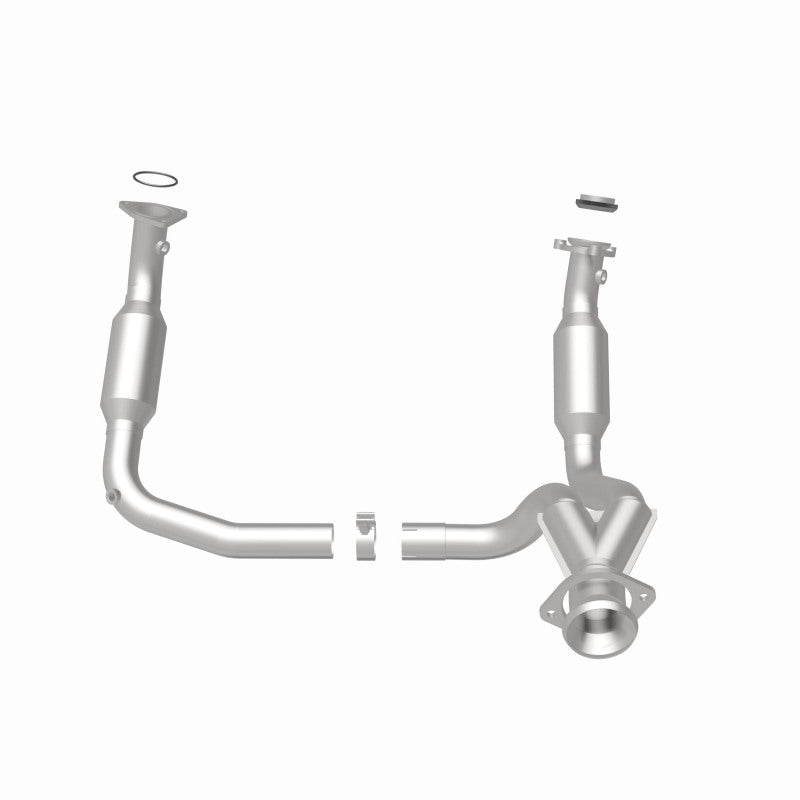 MagnaFlow Direct Fit Catalytic Converter 2007-2008 Cadillac Escalade 6.2L - 5451631