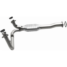 Load image into Gallery viewer, MagnaFlow Direct Fit Catalytic Converter GM 1500/2500/3500 Truck 96- - 23457