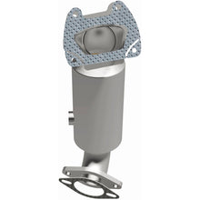 Load image into Gallery viewer, MagnaFlow Direct Fit Catalytic Converter 17-18 Chrysler Pacifica 3.6L - 21-950