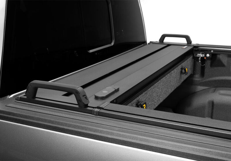 Retrax 22-26 Toyota Tundra CrewMax 5.5ft w/Deck Rail Sys (No Bed Box) RetraxPRO EZ-Off FRC-4000 - R-T-80861