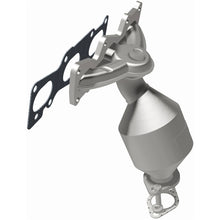 Load image into Gallery viewer, MagnaFlow Direct Fit Catalytic Converter 07-08 Hyundai Veracruz 3.8L - 51201