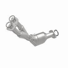 Load image into Gallery viewer, MagnaFlow Direct Fit Catalytic Converter 01-04 Toyota Tacoma 2.7L fr - 444255