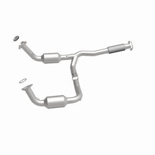 Load image into Gallery viewer, MagnaFlow 2004 Buick Rainier 5.3L Direct Fit Converter - 4451172