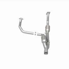Load image into Gallery viewer, Magnaflow 15-16 Ram 2500 6.4L California Grade CARB Compliant DF Catalytic Converter - 5551513